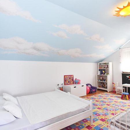 Apartment Larisa Gornji Karin Ngoại thất bức ảnh