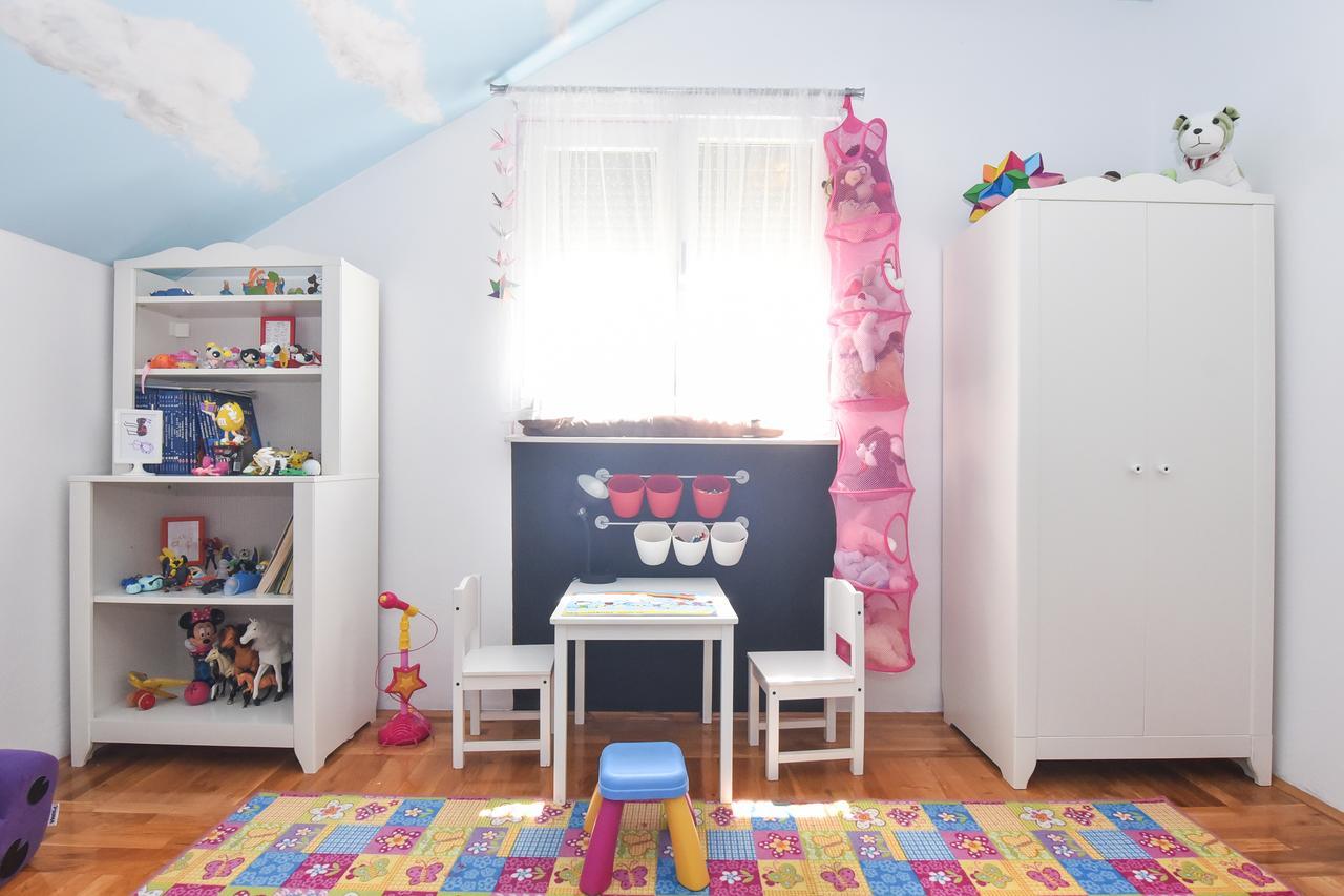 Apartment Larisa Gornji Karin Ngoại thất bức ảnh