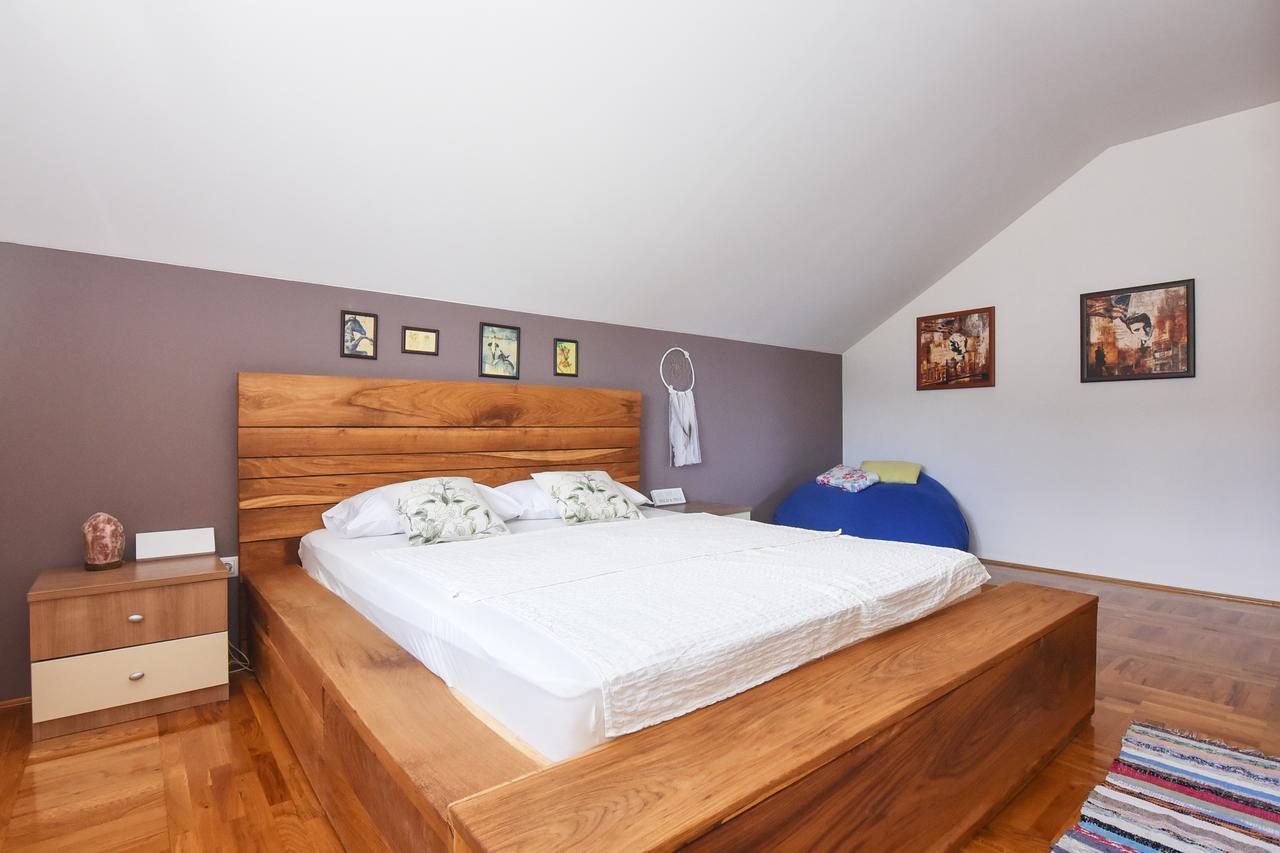 Apartment Larisa Gornji Karin Ngoại thất bức ảnh