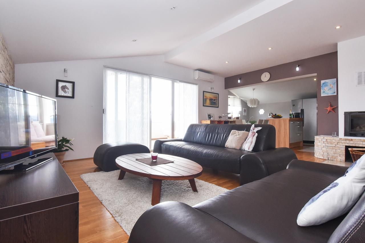 Apartment Larisa Gornji Karin Ngoại thất bức ảnh