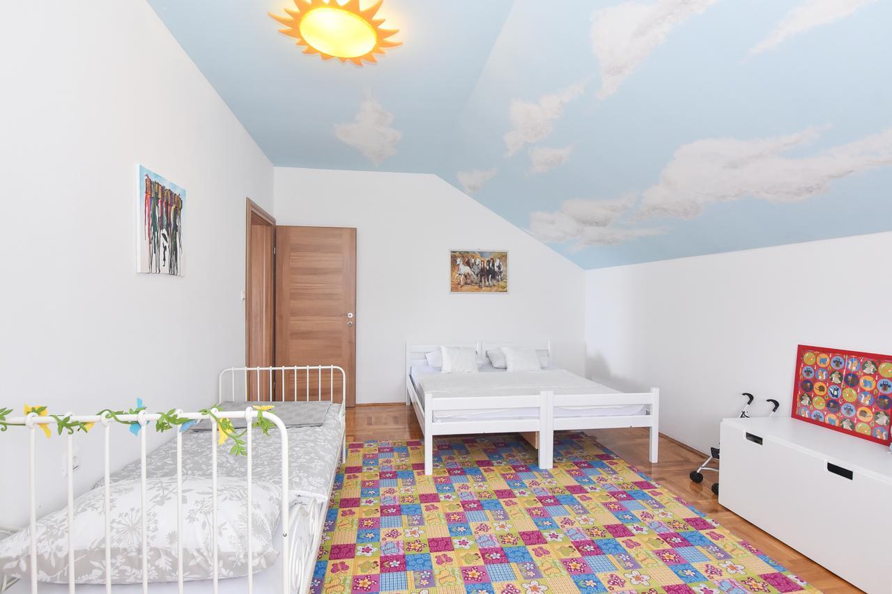 Apartment Larisa Gornji Karin Ngoại thất bức ảnh
