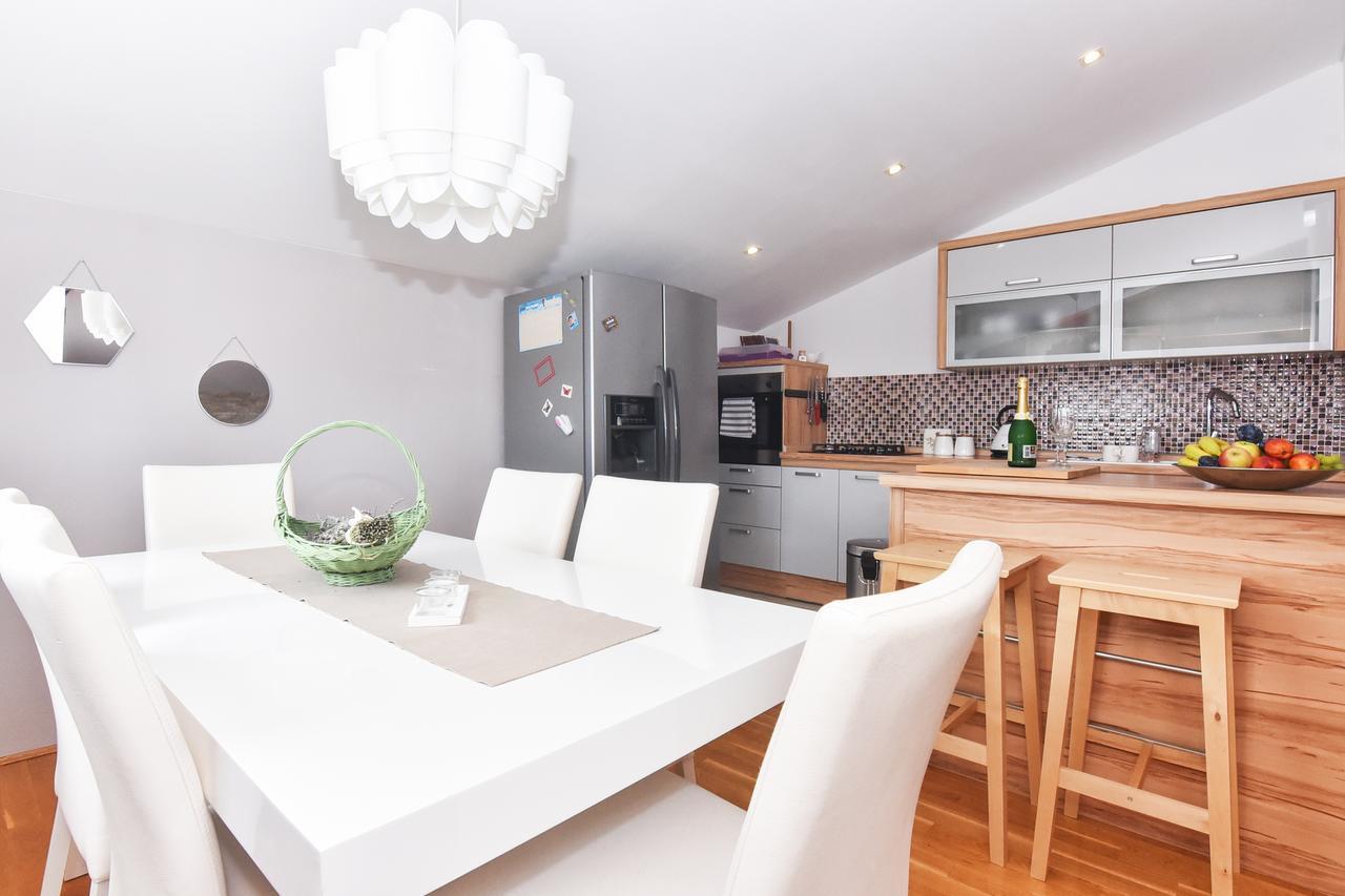Apartment Larisa Gornji Karin Ngoại thất bức ảnh