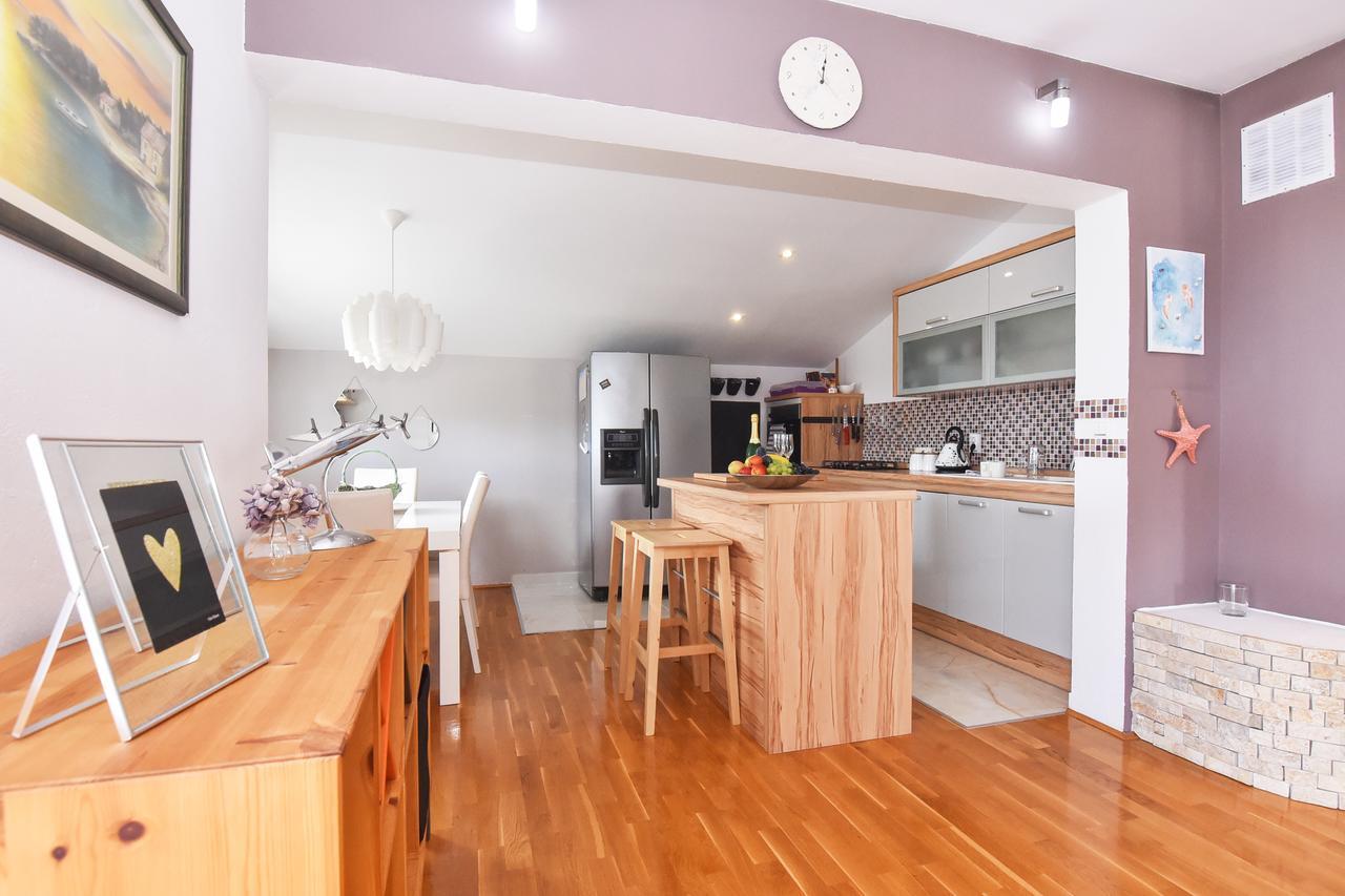 Apartment Larisa Gornji Karin Ngoại thất bức ảnh
