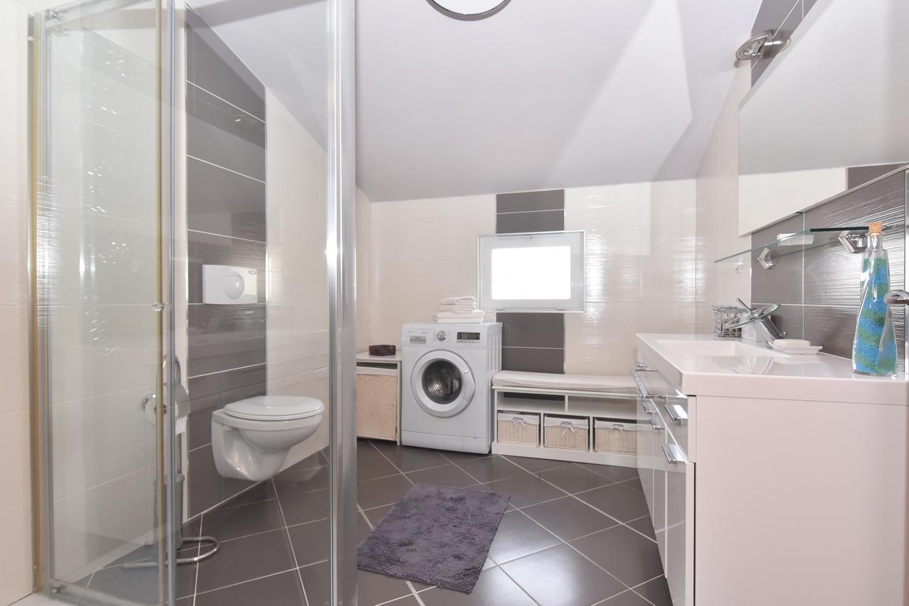 Apartment Larisa Gornji Karin Ngoại thất bức ảnh
